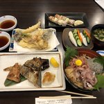 魚河岸割烹さかなや千本一 - 自家製ぬか漬け、ひもの盛り5選、ぬまづ三色丼、天ぷら盛り合わせ（海老2本、キス、イカ、ホウボウ、茄子、南瓜、ししとう、椎茸)、まぐろネギマ串焼き