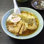 中華大学なるい - 爆弾ラーメン