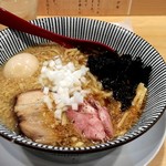 焼きあご塩らー麺たかはし - 得製背脂ラーメン　１１００円