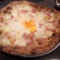 オステリアガウダンテ 神戸ハーバーランド店 - ピッツァ・カルボナーラ（ベーコン・半熟卵・モッツァレラ）