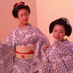 宮川町ビアガーデン - 舞妓ちゃんは2人で舞います