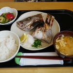 創業二百三十年食堂 - 福岡 糸島　かき鯛の塩焼き