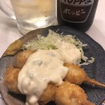 元祖立ち飲み屋 - うずらの卵フライ200円は
      タルタルソース、
      
      この手間かけて、なんなんですかね？
      ムカつくから、いつも偵察してる・・・