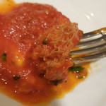 ラ・ピッコラ・ターヴォラ - トリッパ　ハチノスのトマト煮込み；取り分けて