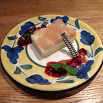 WEE BEE'S - 桃とヨーグルトのムース