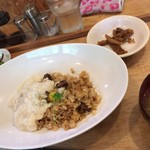 カフェ うりむぅ - ワンコインランチ「ししとろ丼」