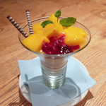 WEE BEE'S - WB'S のマンゴーパフェ