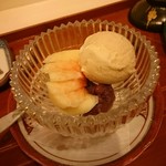 蓬左茶寮 - 水菓子:ほうじ茶のアイスと桃のぜんざい