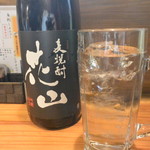 鳥やす - 麦焼酎水割り（花山）