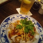 麺線屋formosa - 豚しゃぶのにんにくソース&紹興酒のソーダ割り