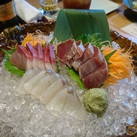 ダイナミックキッチン＆バー 響 中之島フェスティバルプラザ店 - 刺身盛り合せ