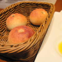 オッジ ダルマット 西麻布店 - パン