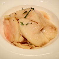 オッジ ダルマット 西麻布店 - 桃のパスタ