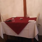 サーラ・マンジェ・ドゥ・クール  - 