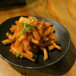 炭火焼肉ホルモン みなみ - 切り干し大根キムチ（410円）はまるおいしさ！