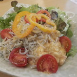 弘大Z - しらすサラダ680円