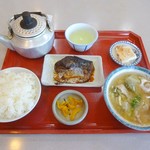 SS - とん汁定食