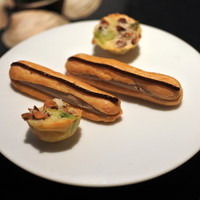 プレヴナンス - 鶏レバーのエクレア と　ケークサレ
