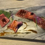 A5和牛肉料理専門店 ONIQUE TOKYO - 肉寿司・和牛の振り袖・和牛の刺し身