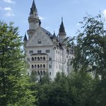 Das Bistro im Schloss Neuschwanstein - お城の外観は流石の美しさ。
