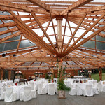 WEE BEE'S - 湖畔のバンケット