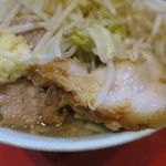 ラーメン二郎 - 豚