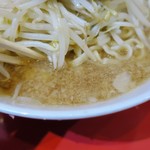 ラーメン二郎 - スープ