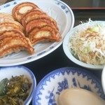 手打ラーメン・中華料理　亜壽多 - ぎょうざ定食