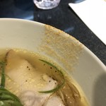 Japanese Soba Noodles 蔦 - 丼の縁にはカラスミ