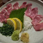 旬の鮮魚と魂の煮込み 照 - 牛タン刺し(?円)