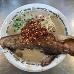 ちゅるるちゅーら ラーメン研究所 - あっさり豚骨チャーシュー麺味抜き＋とんがらし