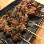 炭火焼鳥鳳 - ハツ、レバー140円