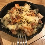 炭火焼鳥鳳 - キムチーズ焼き561円鶏もたっぷり入っていました(o^^o)