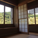 虎屋 壺中庵 - 窓からの緑溢れる景色