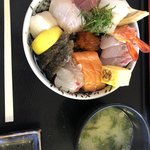 マルトモ水産 鮮魚市場 - 