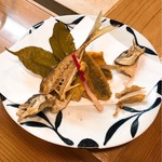小魚料理 とみ助 - アジフライと骨煎餅です(o^^o)