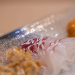 うを徳 - 六百四十匁（≒2.4kg）播州明石（はりまあかし）の眞鯛（まだひ）、身（み）