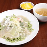 Ronkou Chuucha - フカヒレのあんかけ麺　　八宝湯・デザート付きです