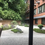 レストランから見た石庭