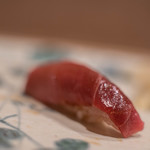 うを徳 - 二十七貫（≒100kg）陸州大間（むつおほま）の鮪（しび）精肉（あかみ）～肥肉（あぶらみ）