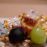 うを徳 - 筑紫博多（つくしはかた）”とよみつひめ”無花果（いちじく）、手前（てまへ）が酸桔仔（シークワーサ）