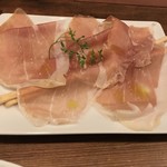ワイン小料理 イル・ピコリット - 切りたての生ハム