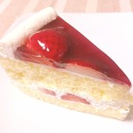 Petit four - 料理写真:いちごのショートケーキ
