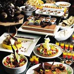 チェッカーズ - デザートコーナーでは8種以上のケーキをご用意しております