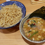 孫作 - つけ麺（750円）