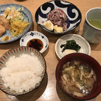 新宿割烹 中嶋 - 刺身定食 800円
                ハーフのフライ 350円