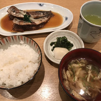 新宿割烹 中嶋 - 煮魚定食 800円