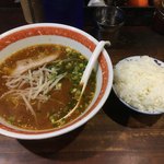 麺屋はち - 味噌らーめんと白めし