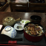 うな文 - シンプルな感じだ。お吸物は肝吸いではない。