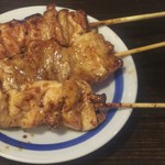 Yakitori No Oogiya - 20180818「プレミアム串盛り(銘柄鶏もも・銘柄豚バラ串・銘柄とりむね)」の「タレ」」473円…夏のフェアの特価品なので…計422円